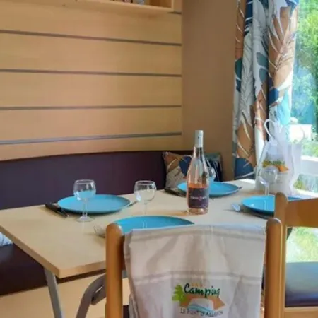 Mobil-home Confortable Avec Terrasse Pour 6 Personnes - Api-1-52-543 Camping *
