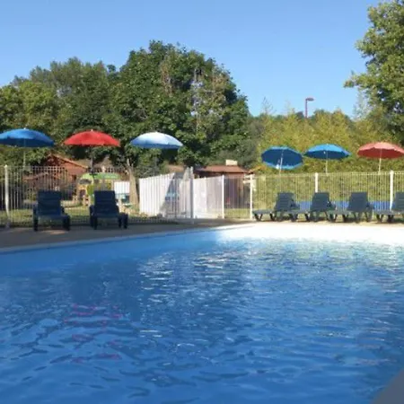 Camping Mobil-home Confortable Avec Terrasse Pour 6 Personnes - Api-1-52-543 Lempdes sur Allagnon