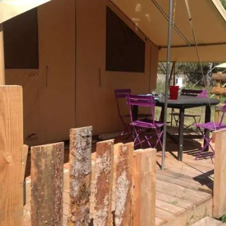 Camping Mobil-home Confortable Avec Terrasse Pour 6 Personnes - Api-1-52-543 *