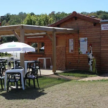 Camping Mobil-home Confortable Avec Terrasse Pour 6 Personnes - Api-1-52-543