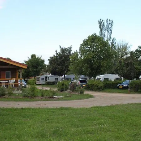 Camping Mobil-home Confortable Avec Terrasse Pour 6 Personnes - Api-1-52-543 *